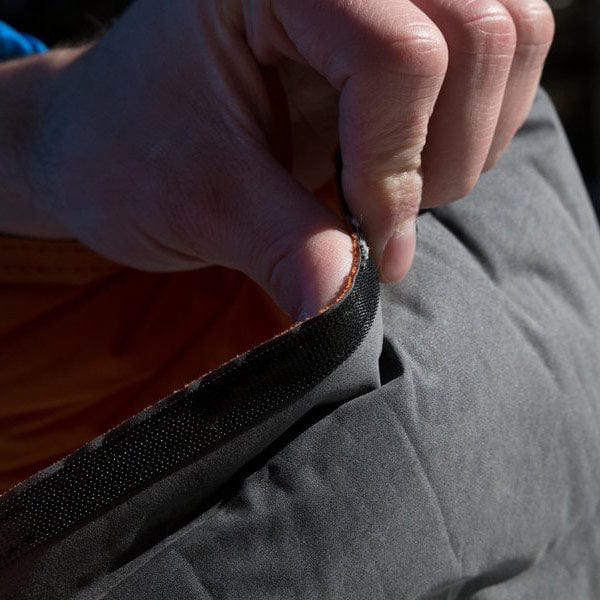 ComfortLiteTM Regelmäßiges selbstaufblasendes Schlafkissen mit Klettverschluss