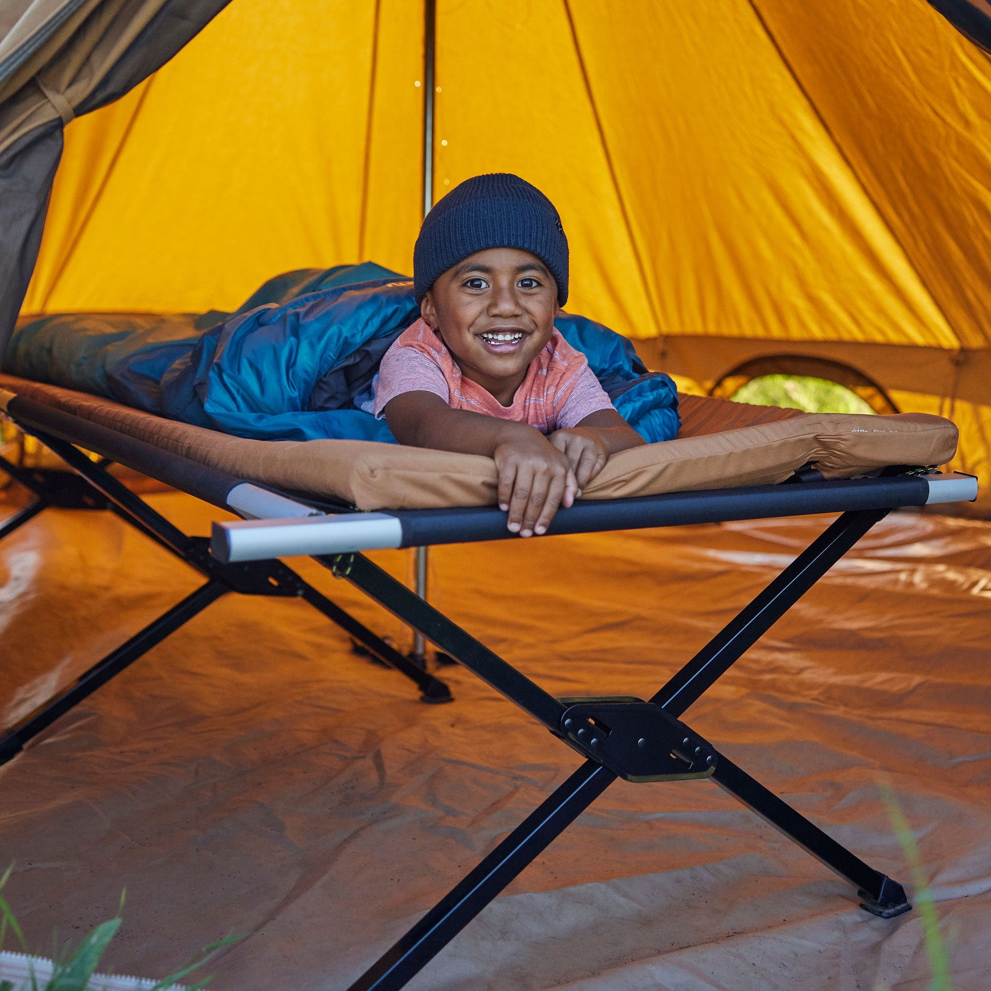 Camp Cot mit Pivot Arm